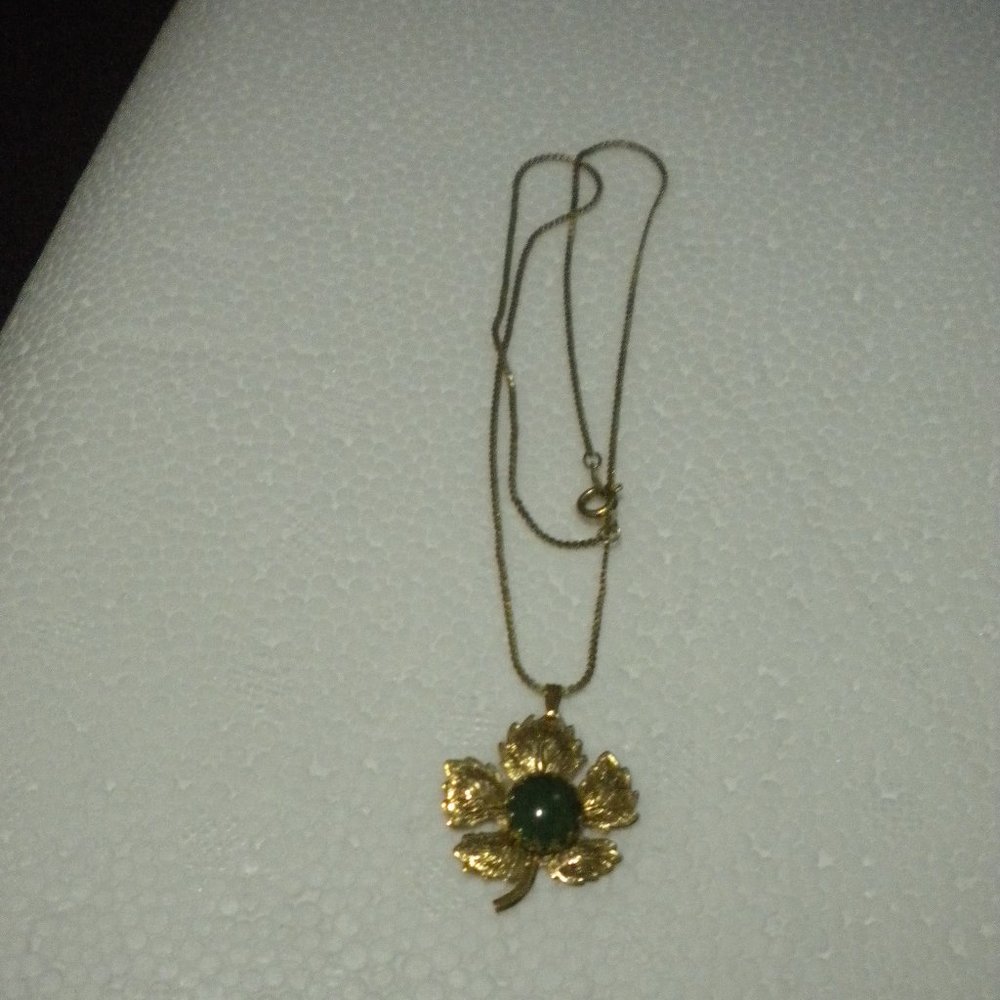 Vintage Jade Leaf Gold Tone necklace